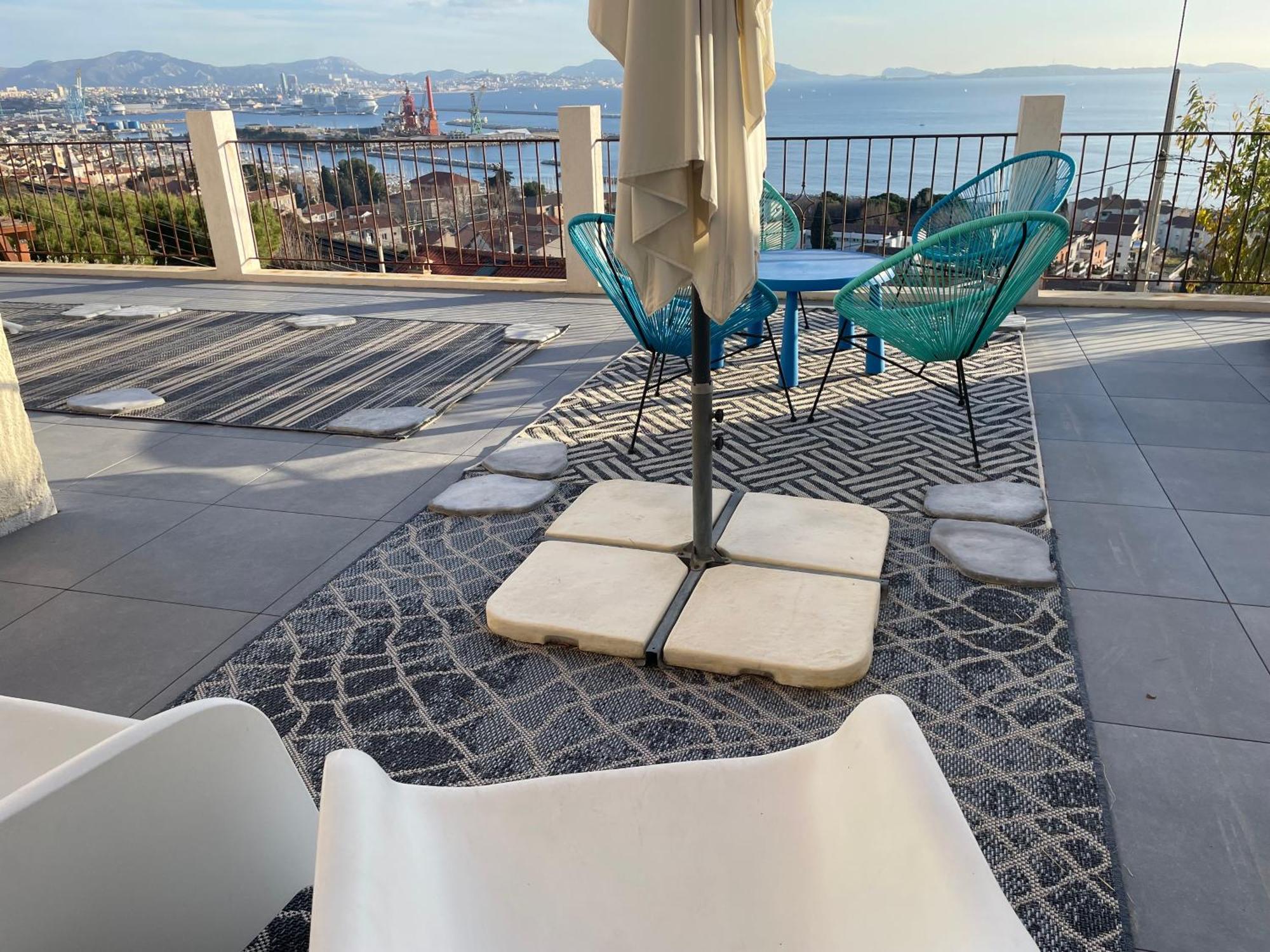 Superbe Terrasse Avec Vue Panoramique Sur La Mer Marsella Exterior foto