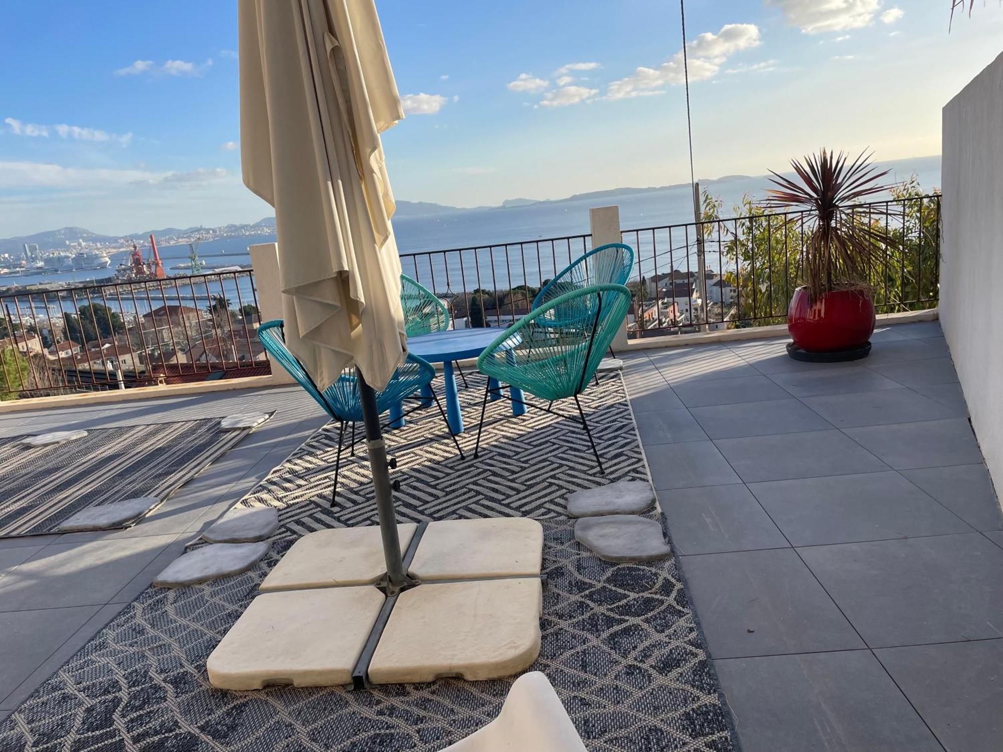 Superbe Terrasse Avec Vue Panoramique Sur La Mer Marsella Exterior foto