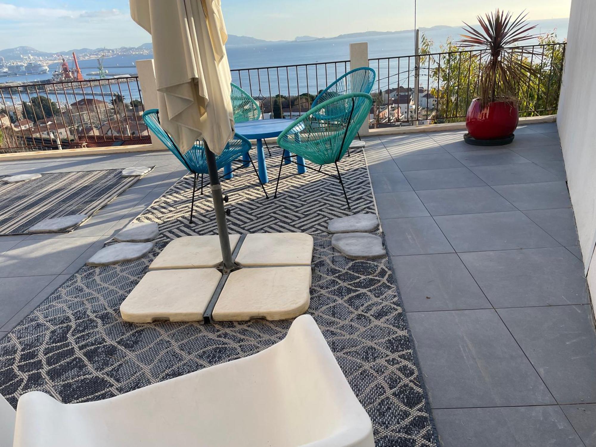 Superbe Terrasse Avec Vue Panoramique Sur La Mer Marsella Exterior foto