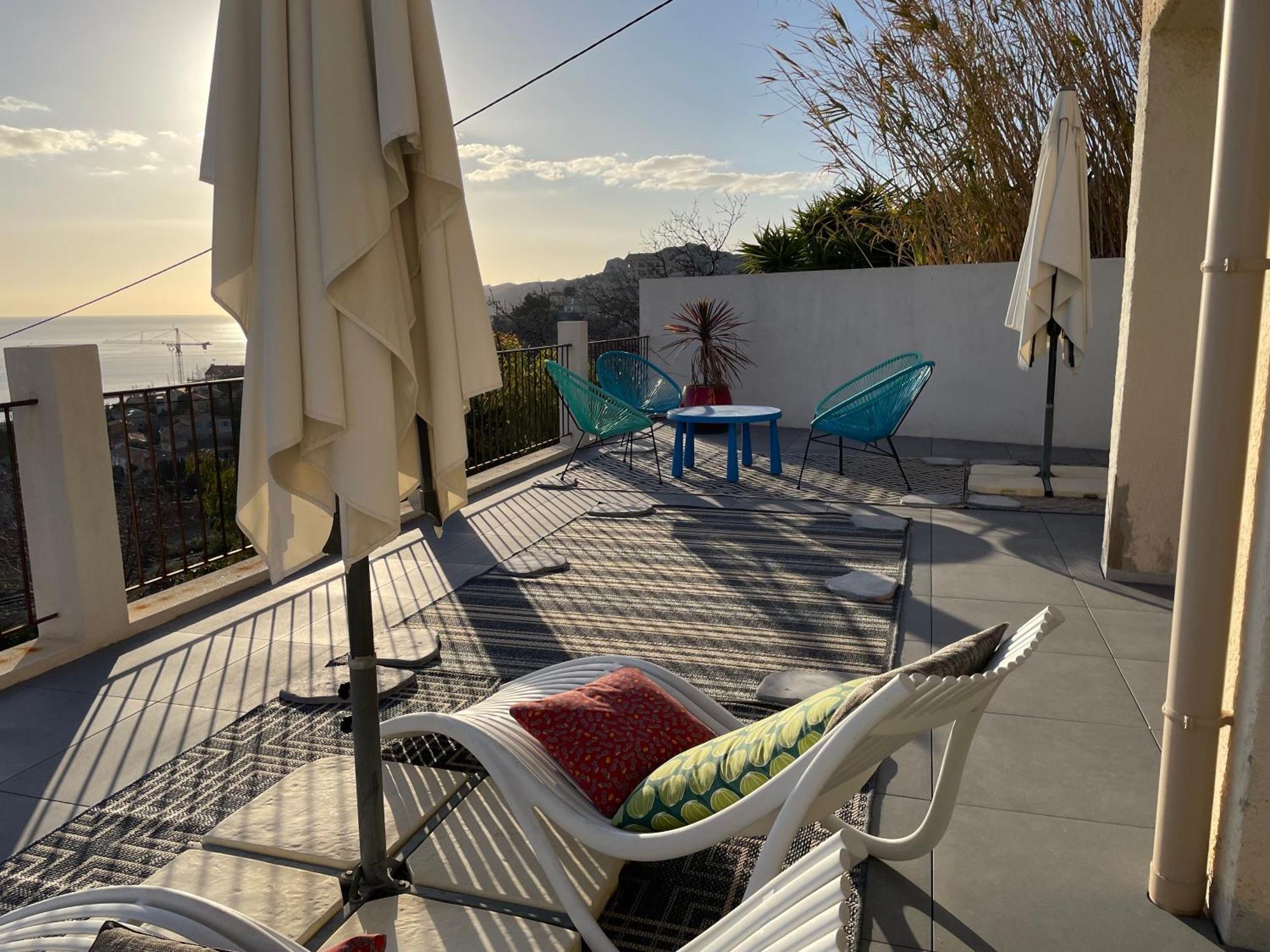 Superbe Terrasse Avec Vue Panoramique Sur La Mer Marsella Exterior foto
