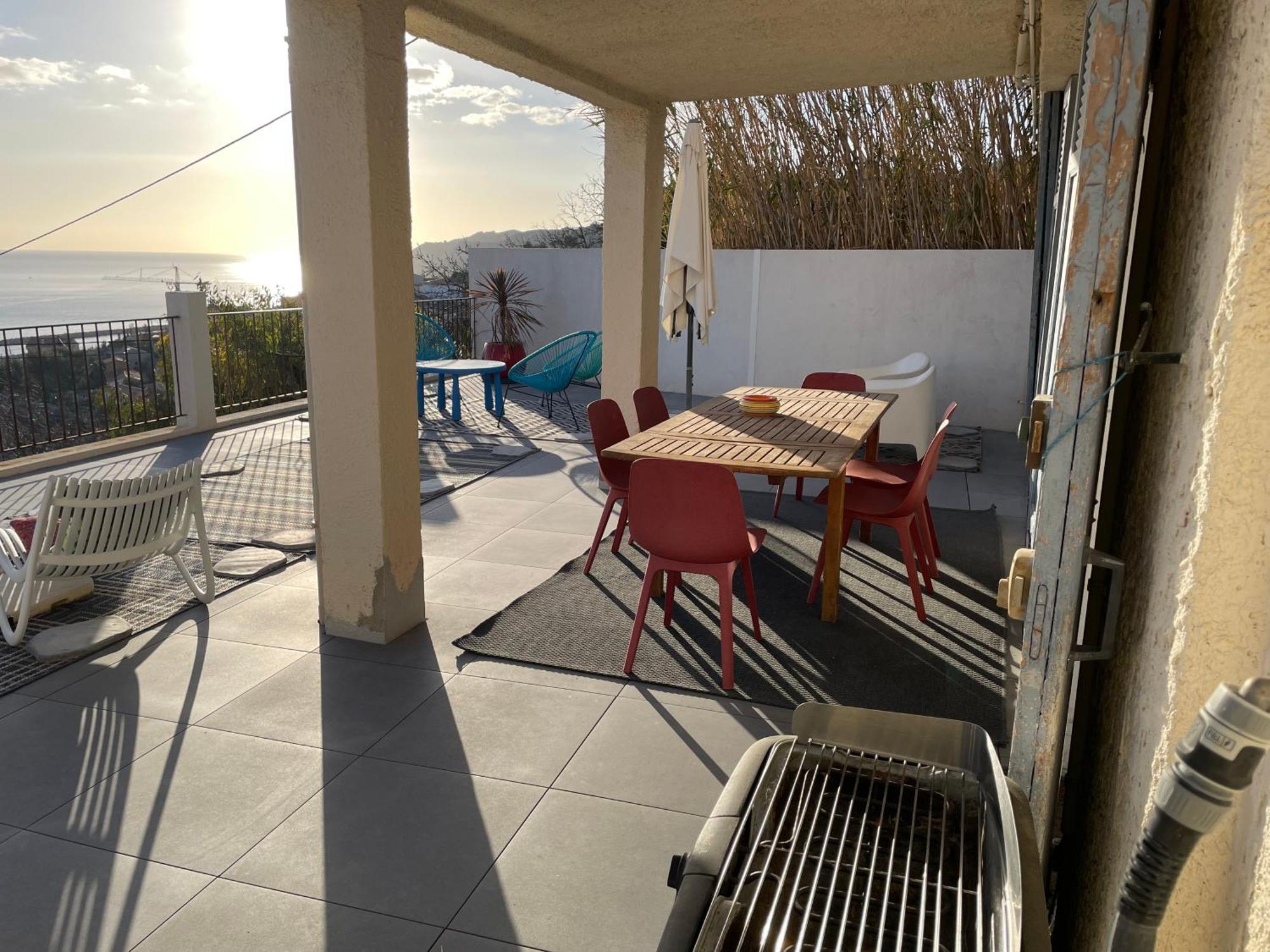 Superbe Terrasse Avec Vue Panoramique Sur La Mer Marsella Exterior foto