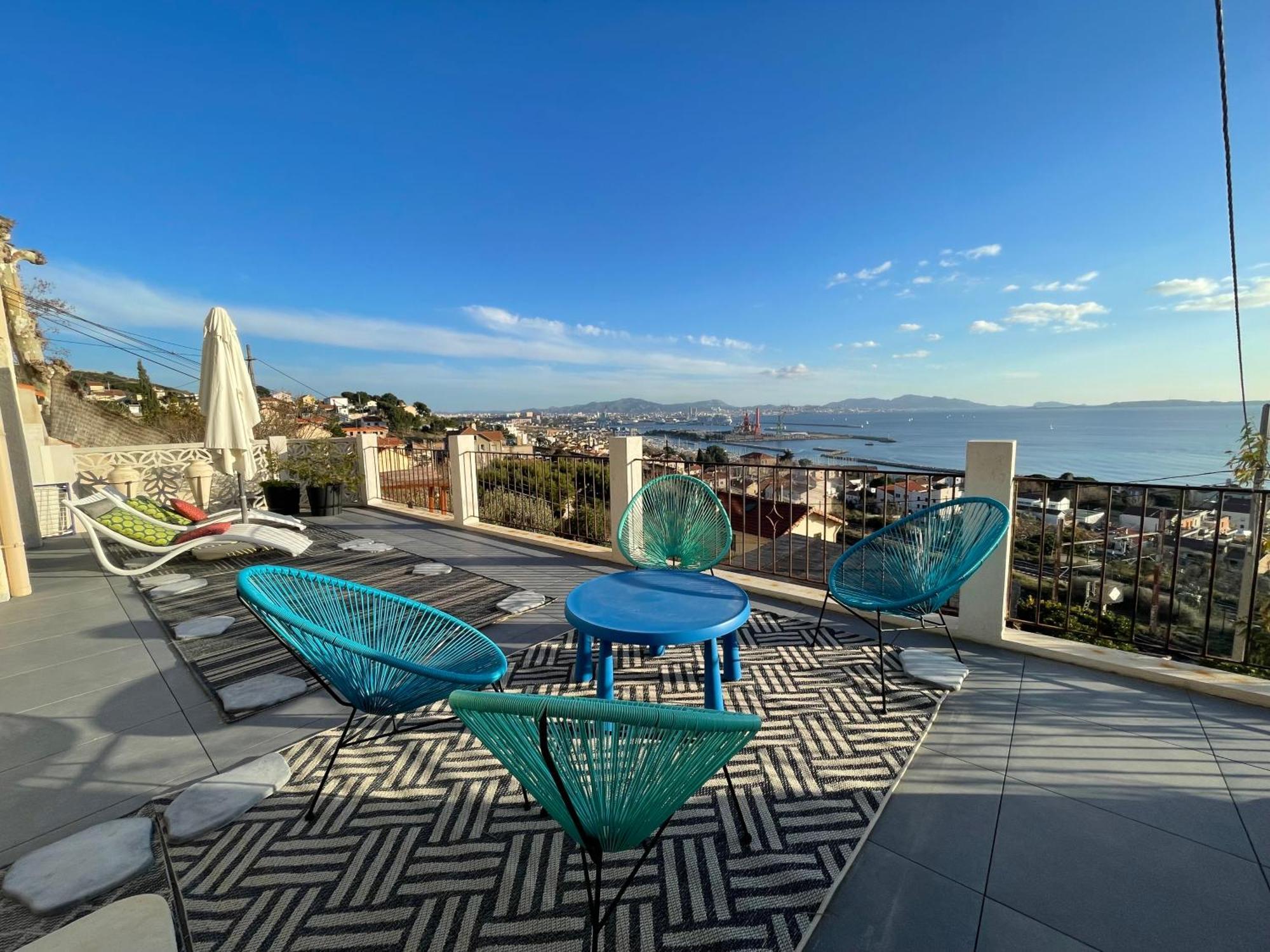 Superbe Terrasse Avec Vue Panoramique Sur La Mer Marsella Exterior foto
