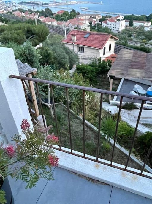 Superbe Terrasse Avec Vue Panoramique Sur La Mer Marsella Exterior foto